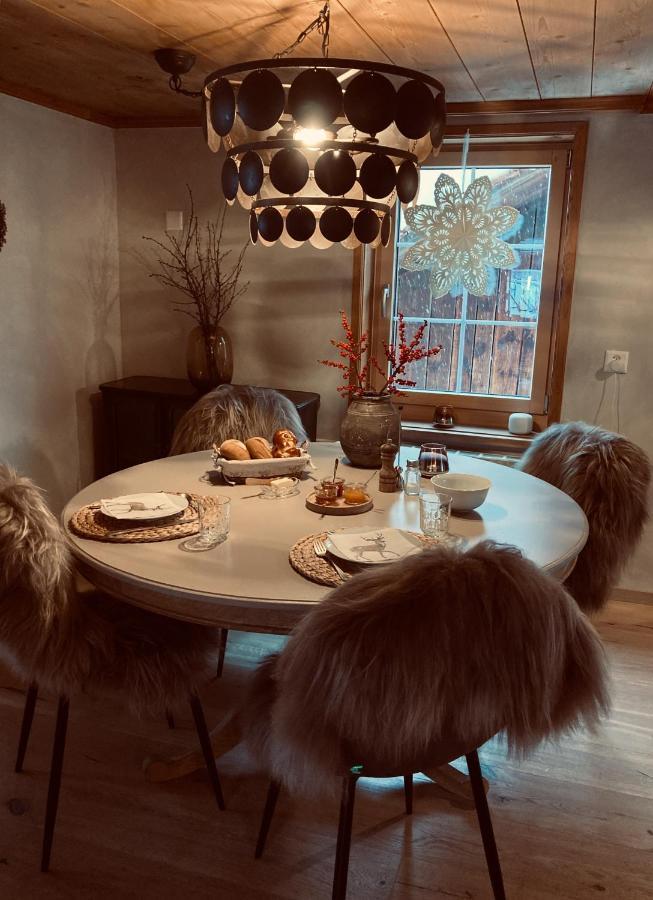 Casa Pasch - Boutique Bed And Breakfast In Cumpadials Sumvitg エクステリア 写真