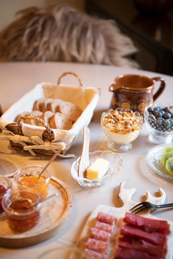 Casa Pasch - Boutique Bed And Breakfast In Cumpadials Sumvitg エクステリア 写真