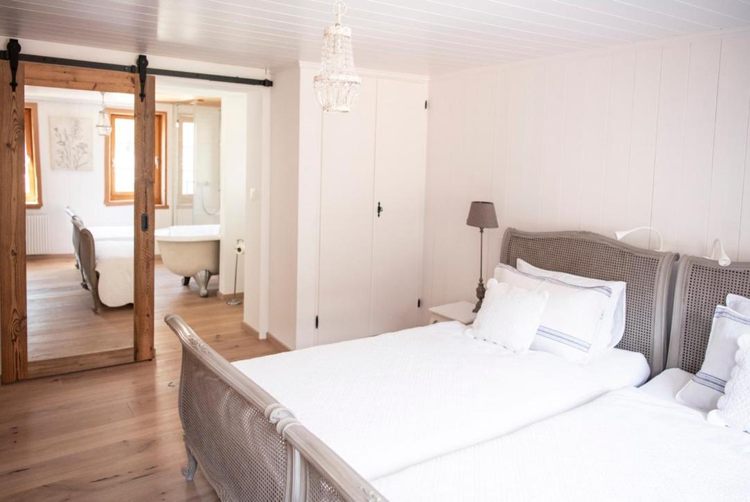 Casa Pasch - Boutique Bed And Breakfast In Cumpadials Sumvitg エクステリア 写真