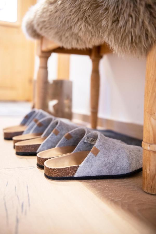 Casa Pasch - Boutique Bed And Breakfast In Cumpadials Sumvitg エクステリア 写真